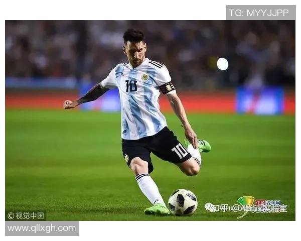 90年代传奇男足球星盘点 探寻那些年足坛最闪耀的风云人物 90年代传奇男足球星盘点 探寻那些年足坛最闪耀的风云人物